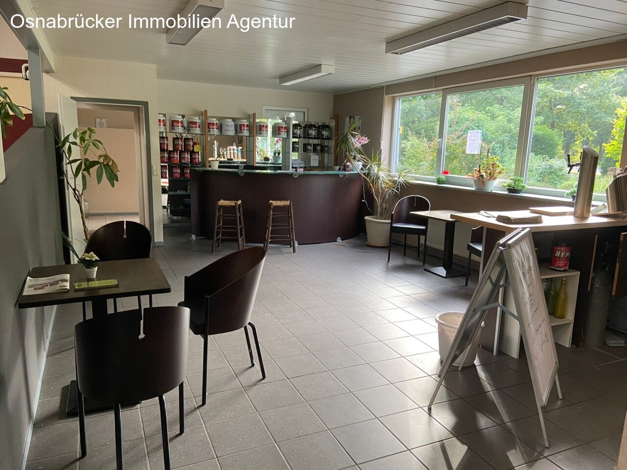 Moderne Gewerbehalle mit vielen Nutzungsmöglichkeiten