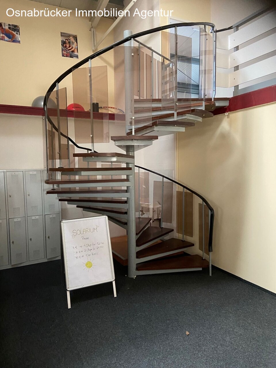 Moderne Gewerbehalle mit vielen Nutzungsmöglichkeiten