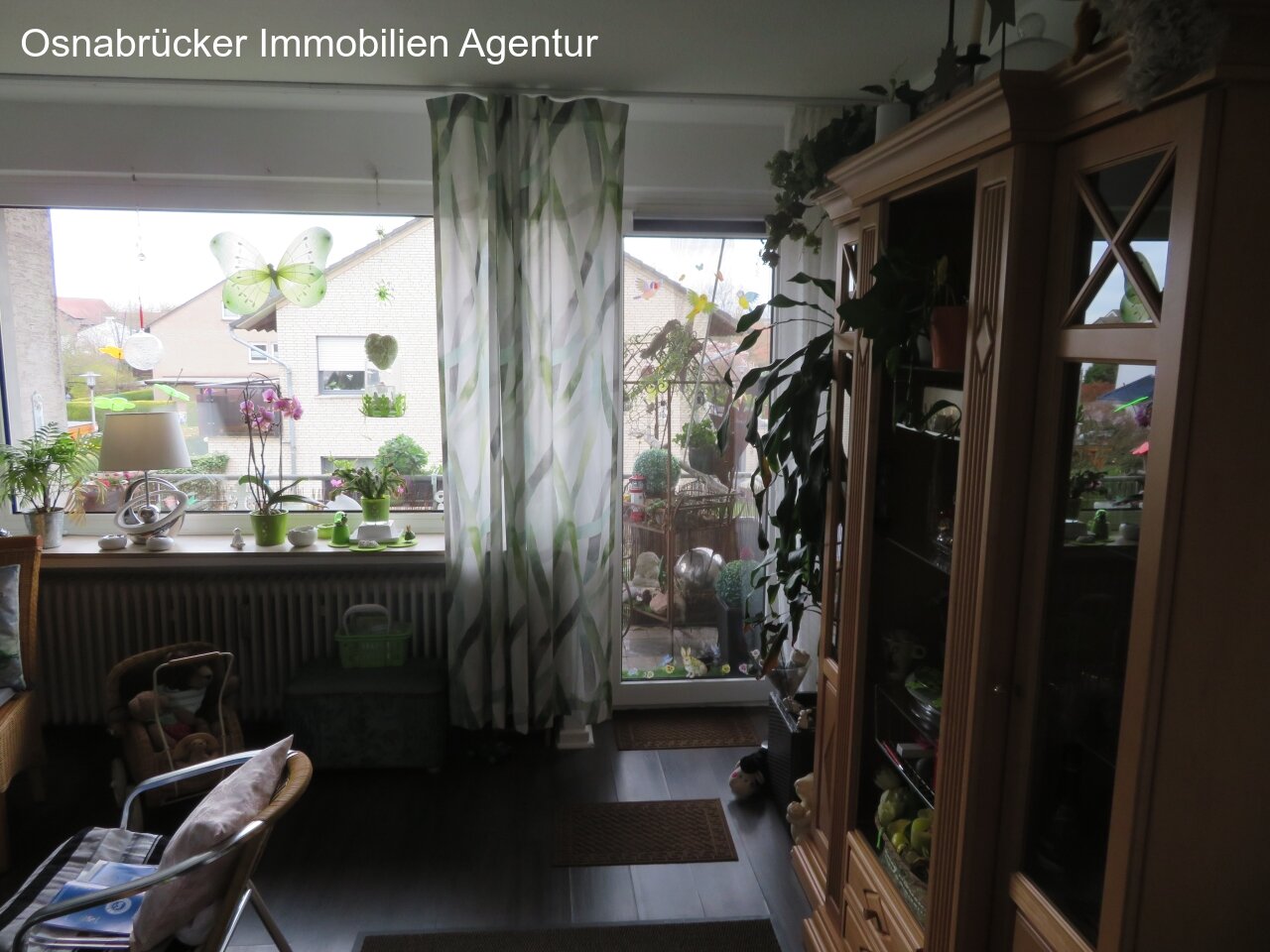 Beispiel Wohnzimmer mit Zugang zum Balkon
