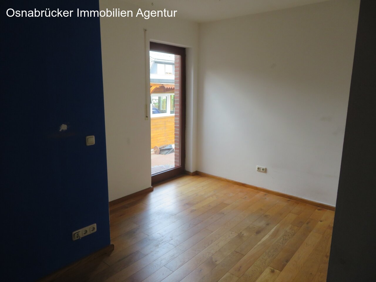 Zimmer im EG mit Zugang zum Garten